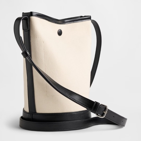 GAP Canvas Bucket Bag in Black White Multi - Picture 4 of 8